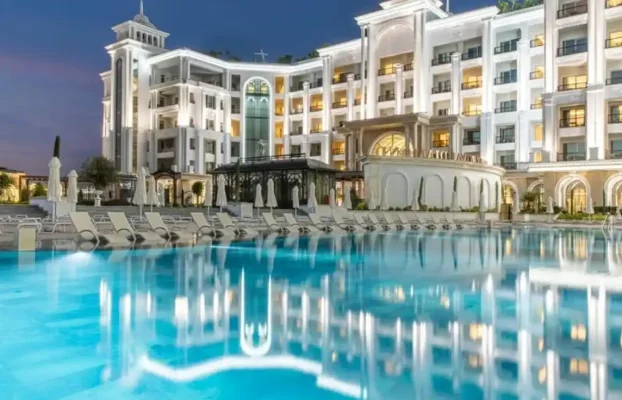 مدیکال توریسم لوکسترین هتلهای قبرس شمالی: دروازهای به سوی تجربه اقامتی بینظیر در قلب مدیترانه